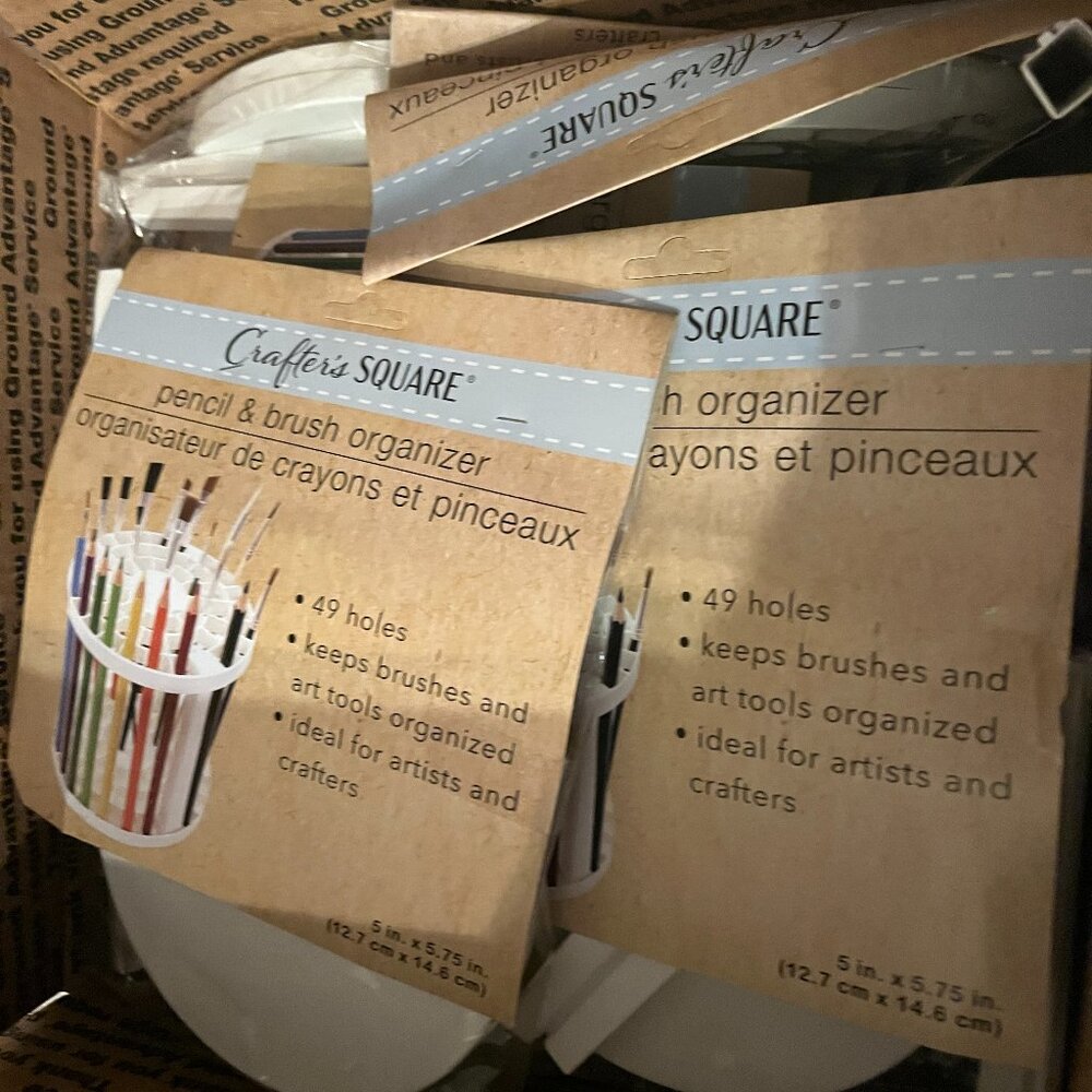 Makeup Brush Holder  (Lot of 20!)  Each Holds‎ 40 Brushes!  (NEW)